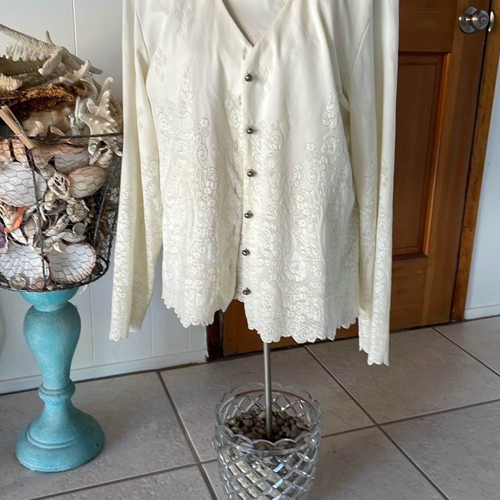 Coldwater Creek Cream Two piece set, Sleeveless Top/ Cardigan. - Picture 6 of 11
